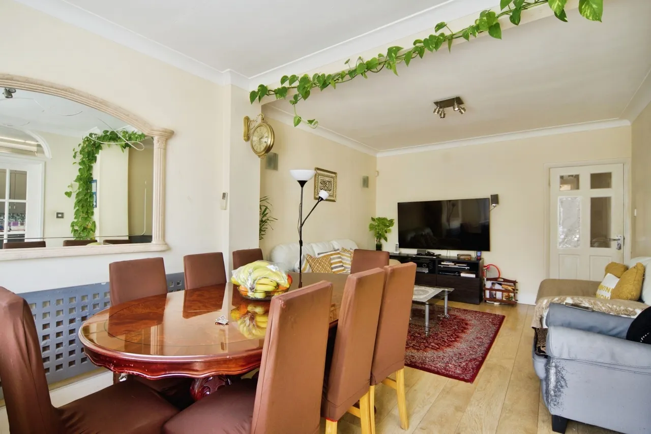Sheringham Avenue, London, N14, photo 3