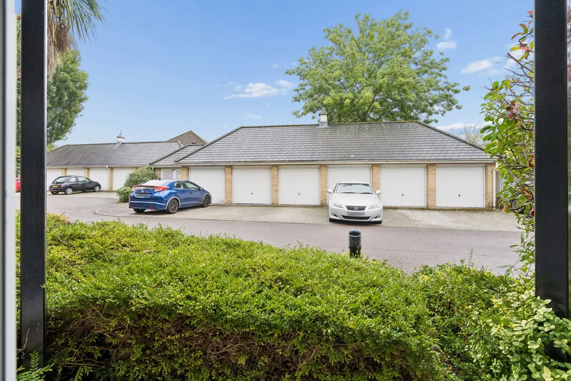 Pinner Road, Northwood, HA6, photo 11