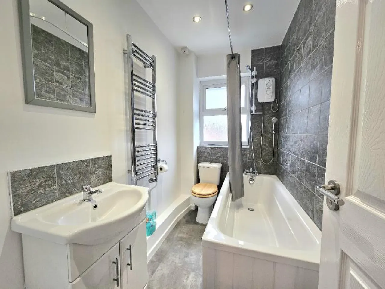 16 Ledwych Road, Droitwich, Worcestershire, WR9 9LA, UK, photo 4