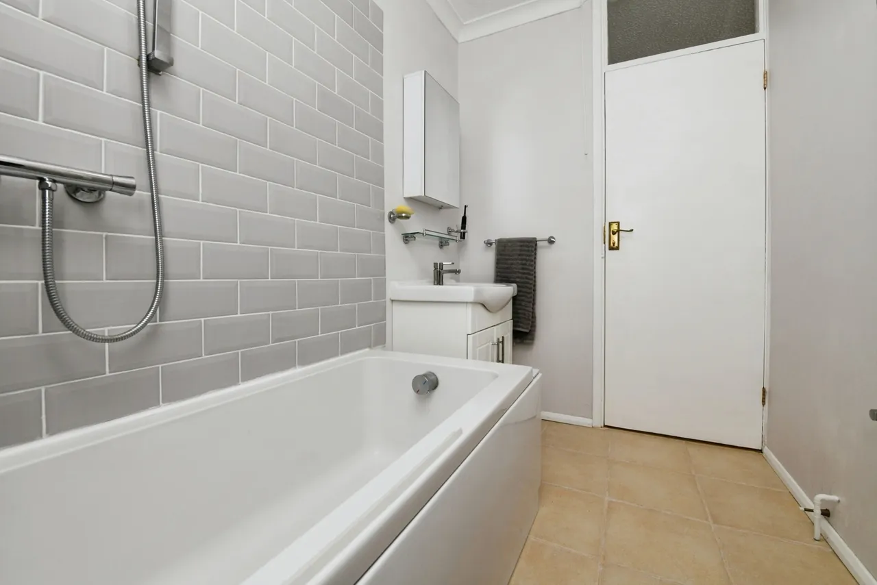 Station Road, Benfleet, Essex, SS7, photo 8