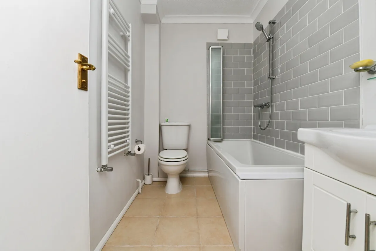 Station Road, Benfleet, Essex, SS7, photo 9