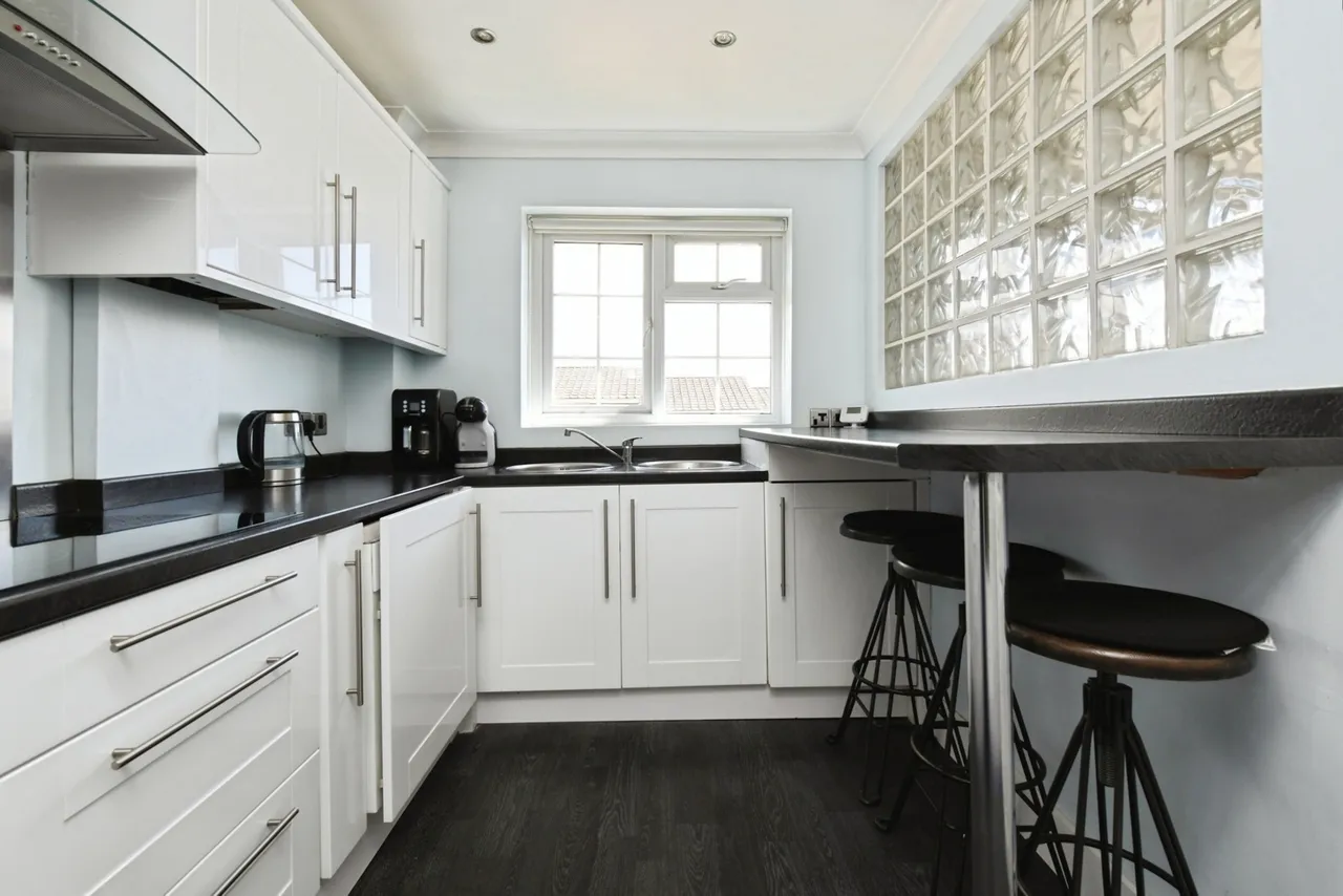 Station Road, Benfleet, Essex, SS7, photo 6