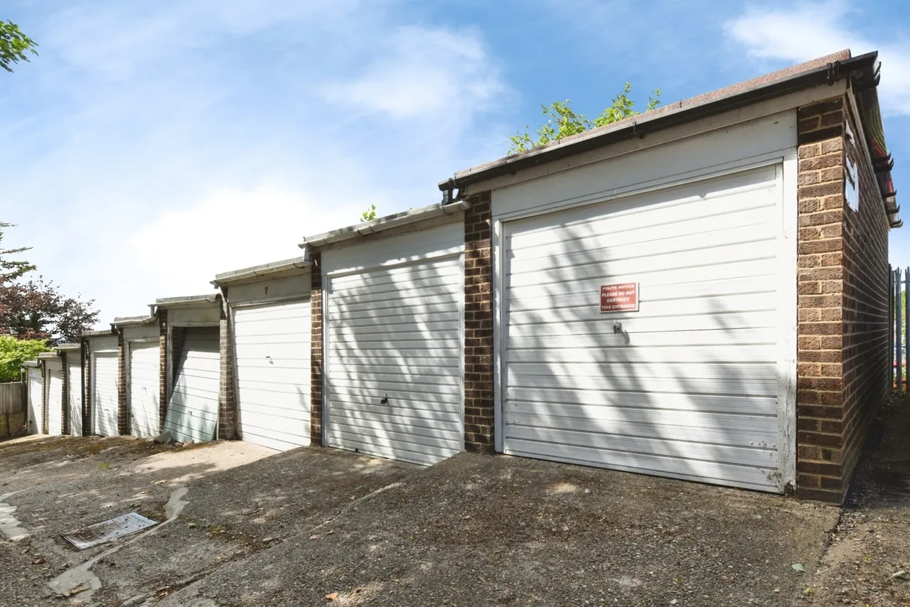Station Road, Benfleet, Essex, SS7, photo 3