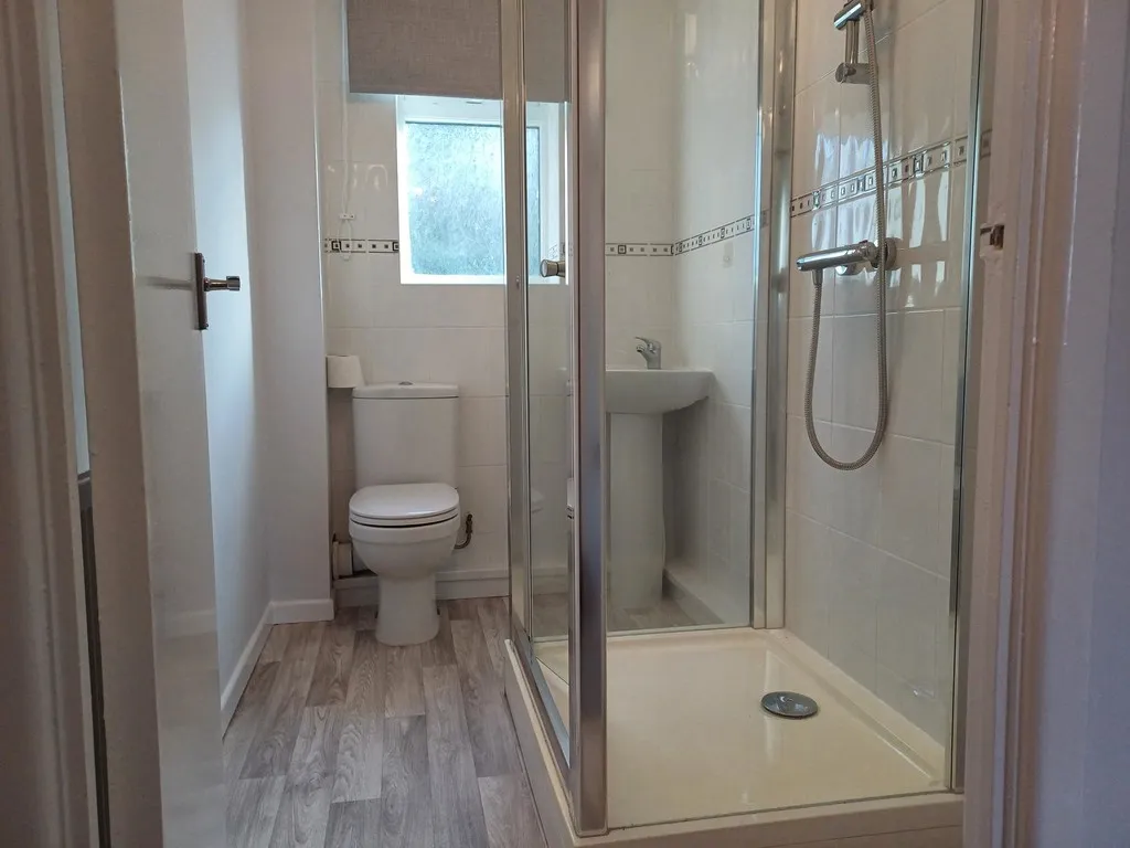 Greenwood Drive, Shawbirch, photo 15