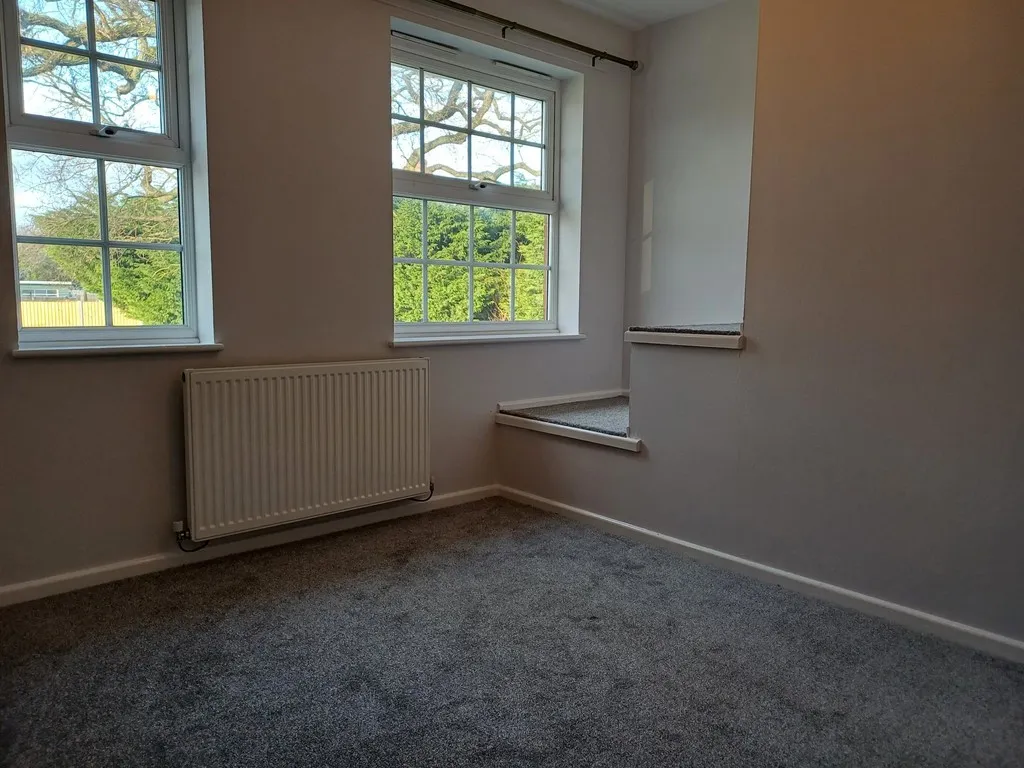 Greenwood Drive, Shawbirch, photo 10