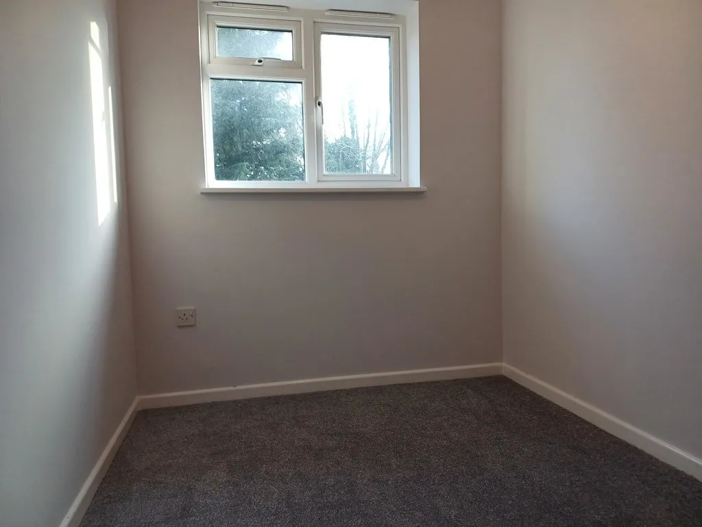Greenwood Drive, Shawbirch, photo 13