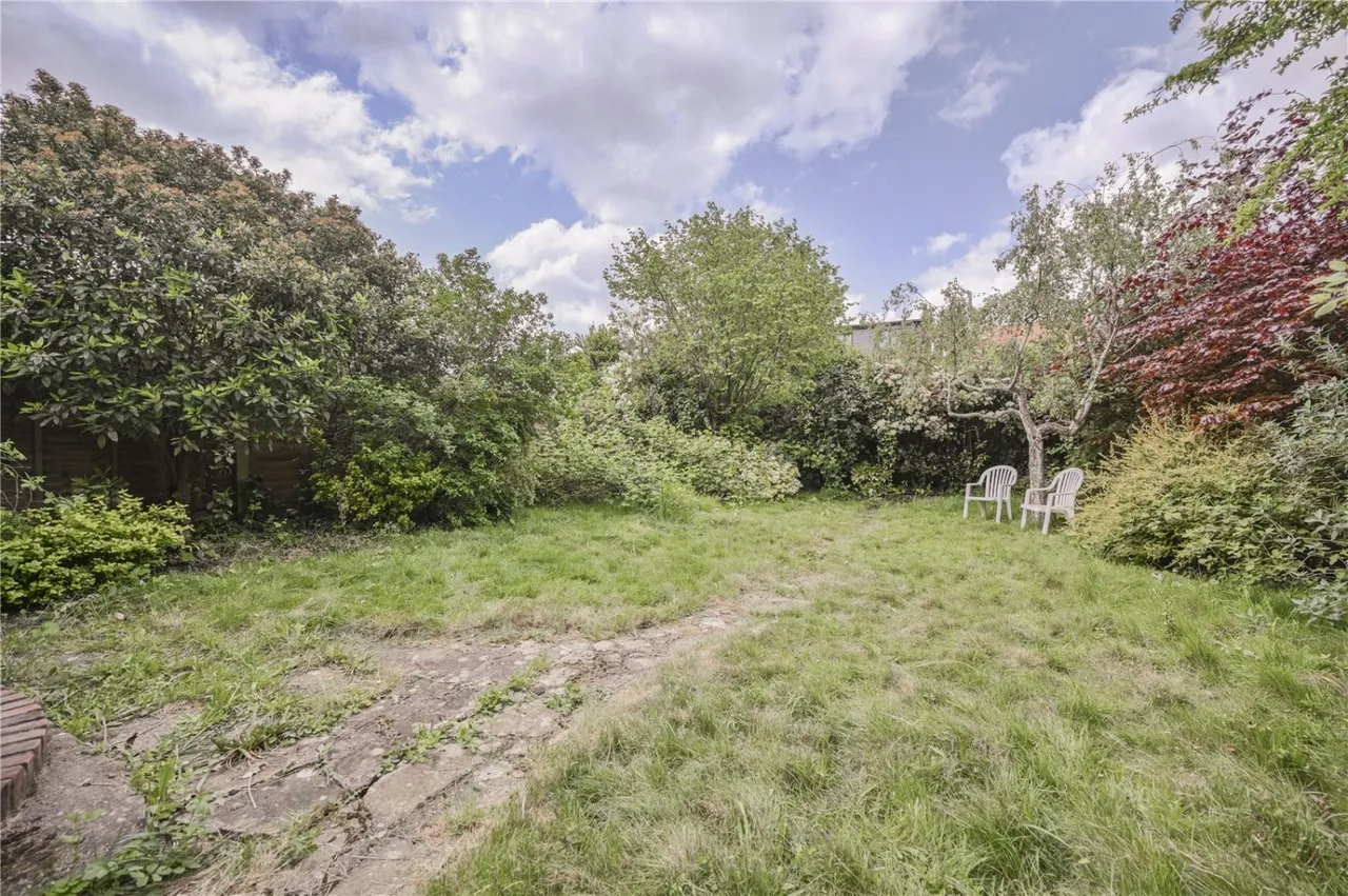 Brownlow Road, London, N11, photo 24