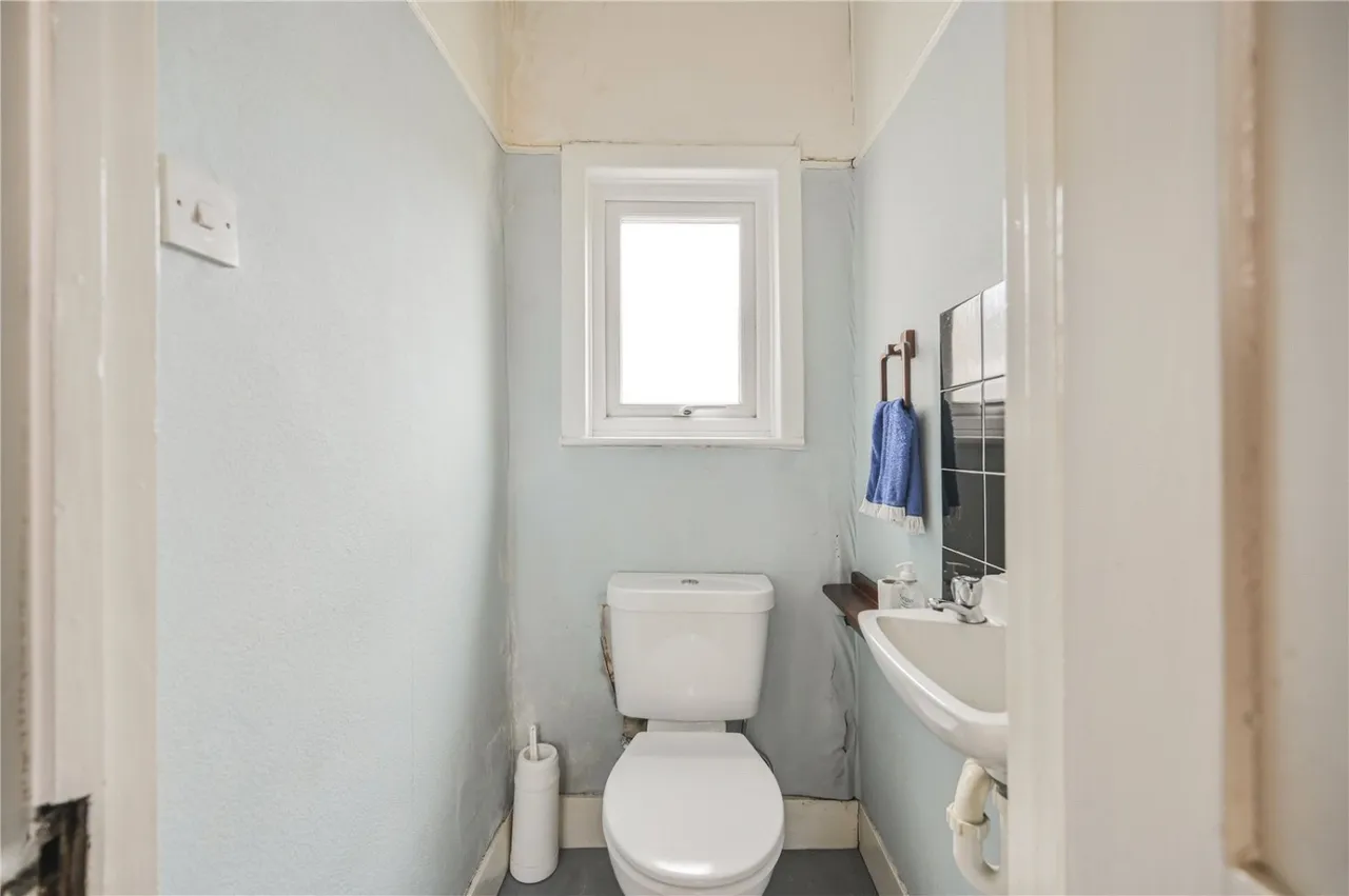 Brownlow Road, London, N11, photo 22