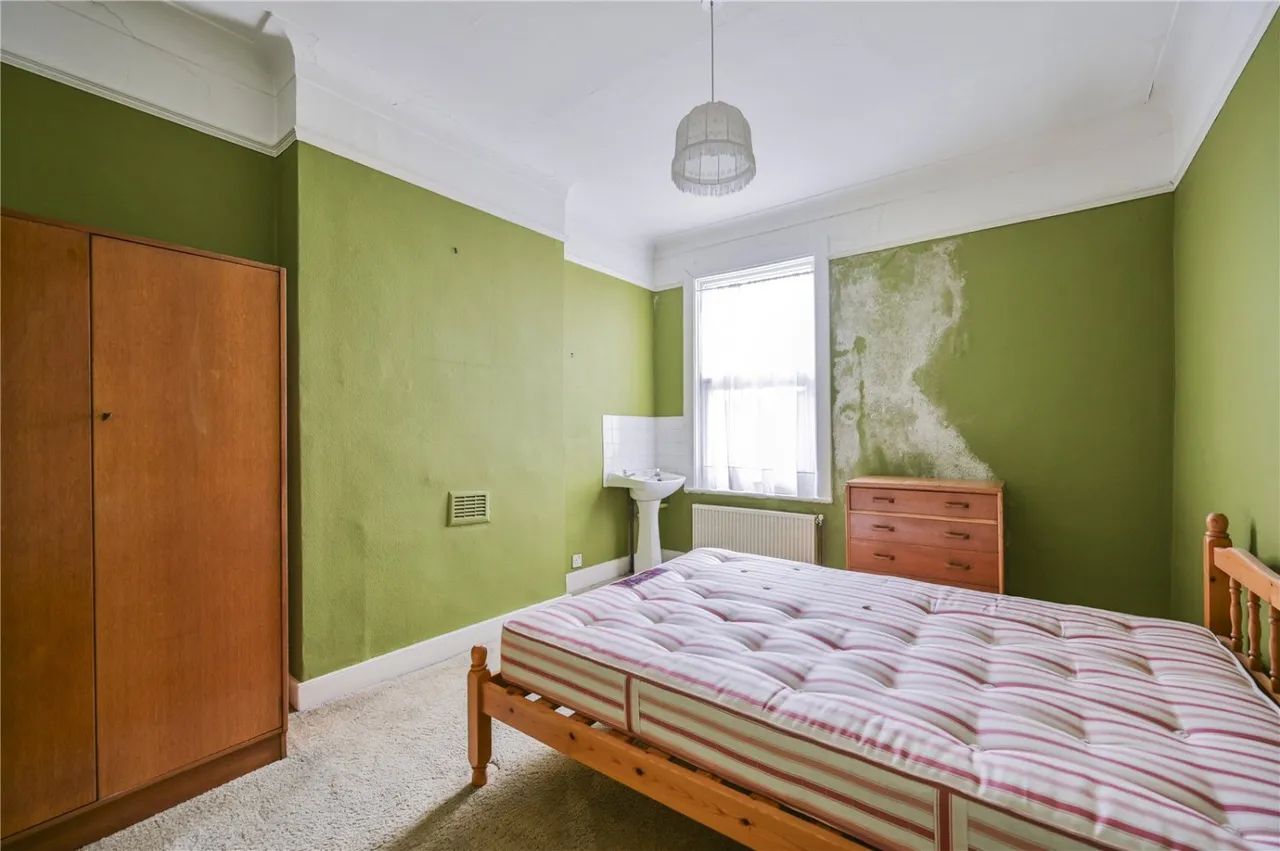 Brownlow Road, London, N11, photo 20