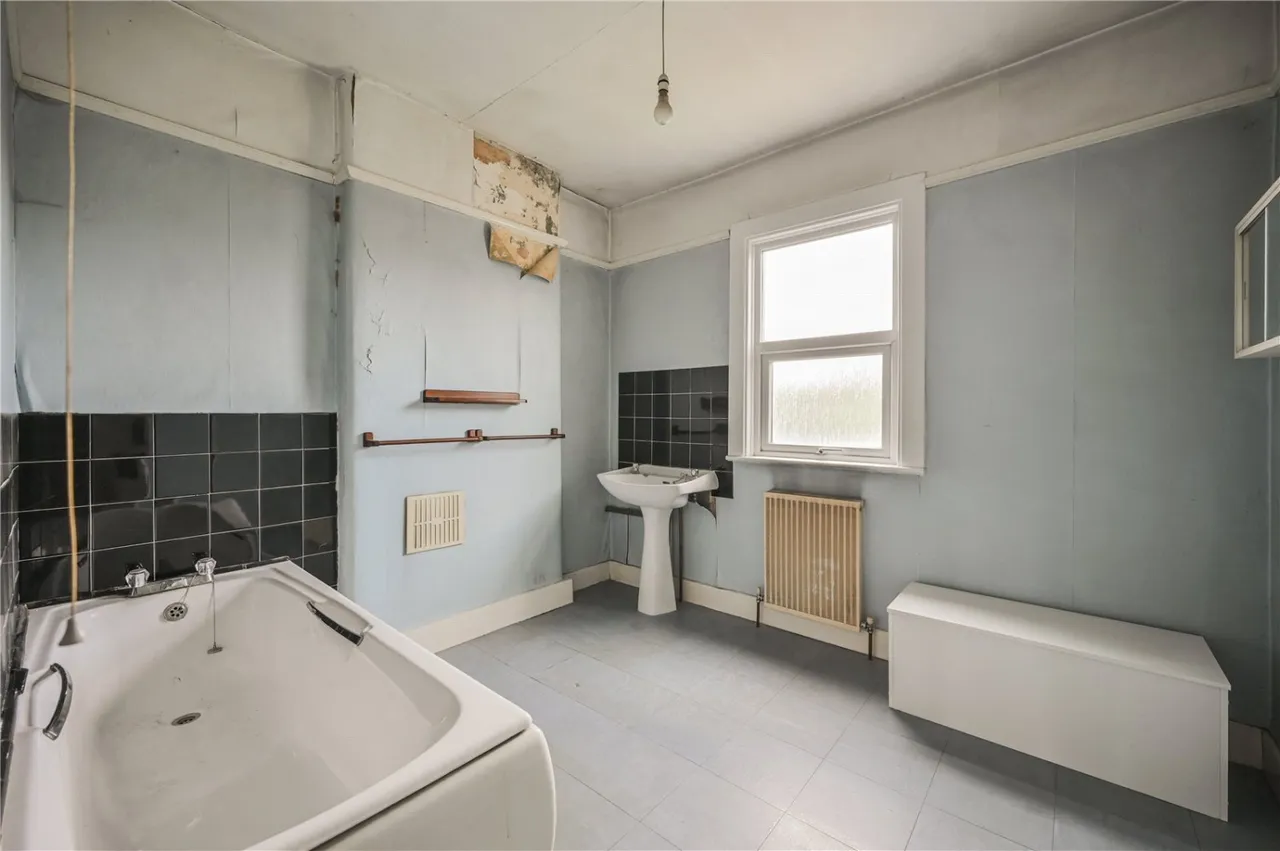 Brownlow Road, London, N11, photo 21