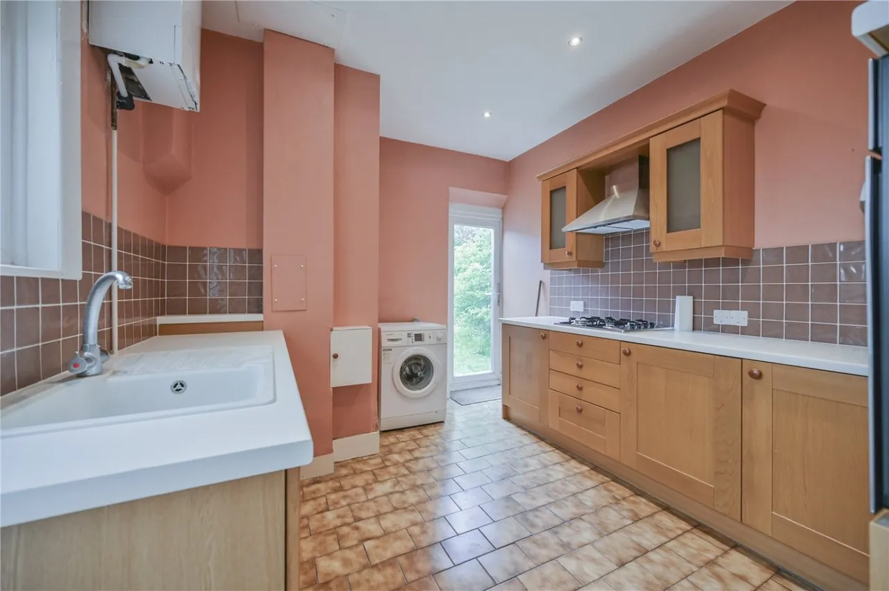 Brownlow Road, London, N11, photo 11