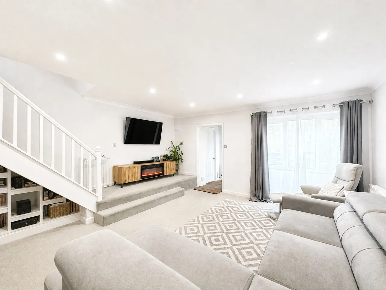 Cheviot Close, Camberley, Surrey, GU15 1AZ, photo 3