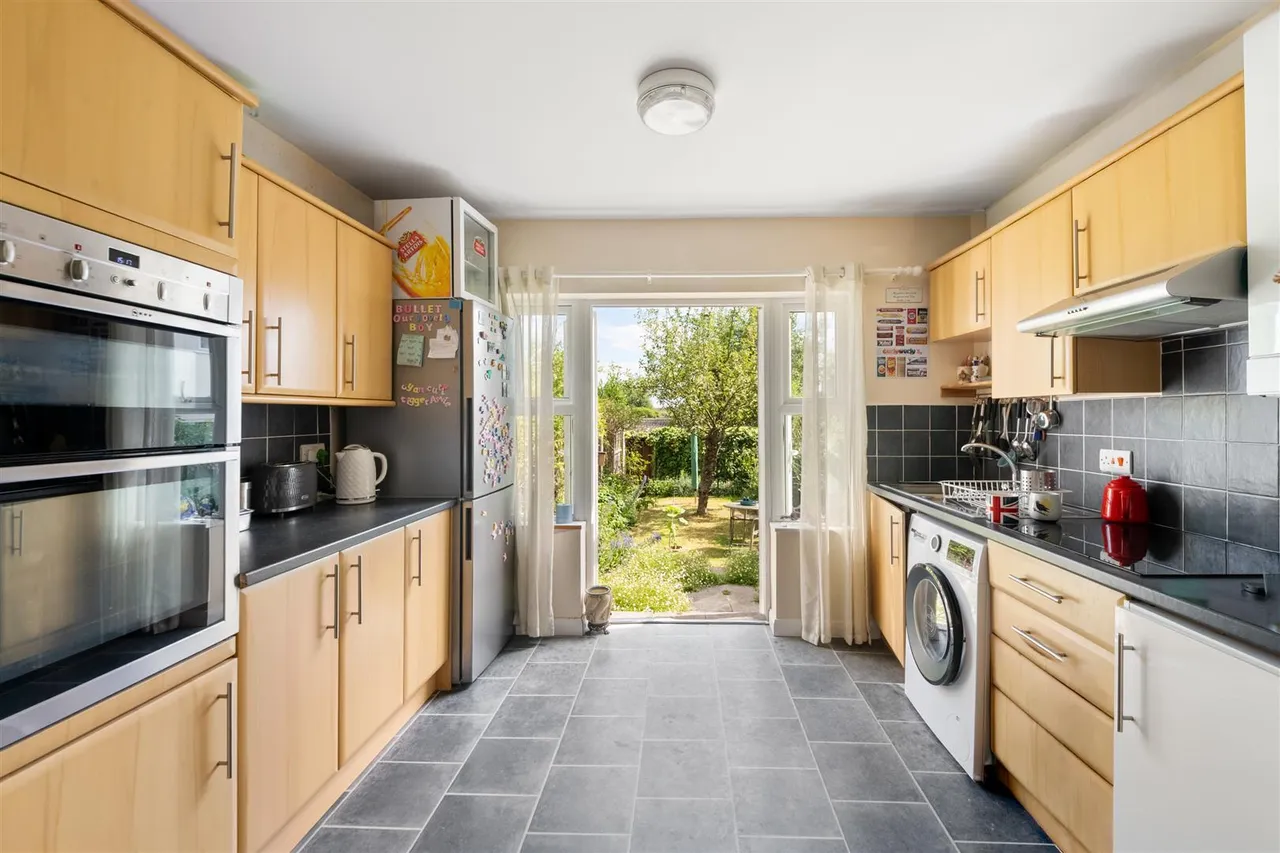 Chelston Approach, Ruislip, photo 5