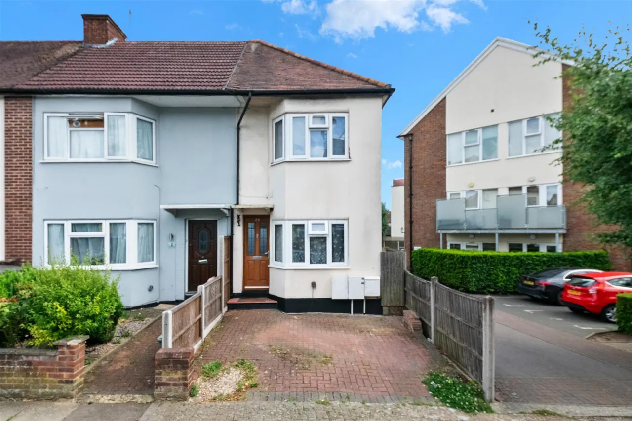 Chelston Approach, Ruislip, photo 14