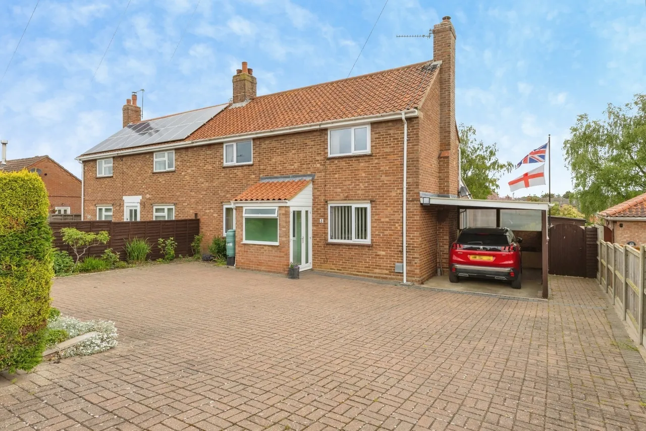 3 bed house for sale — Francis Road, Long Stratton, Norwich, Norfolk, NR15