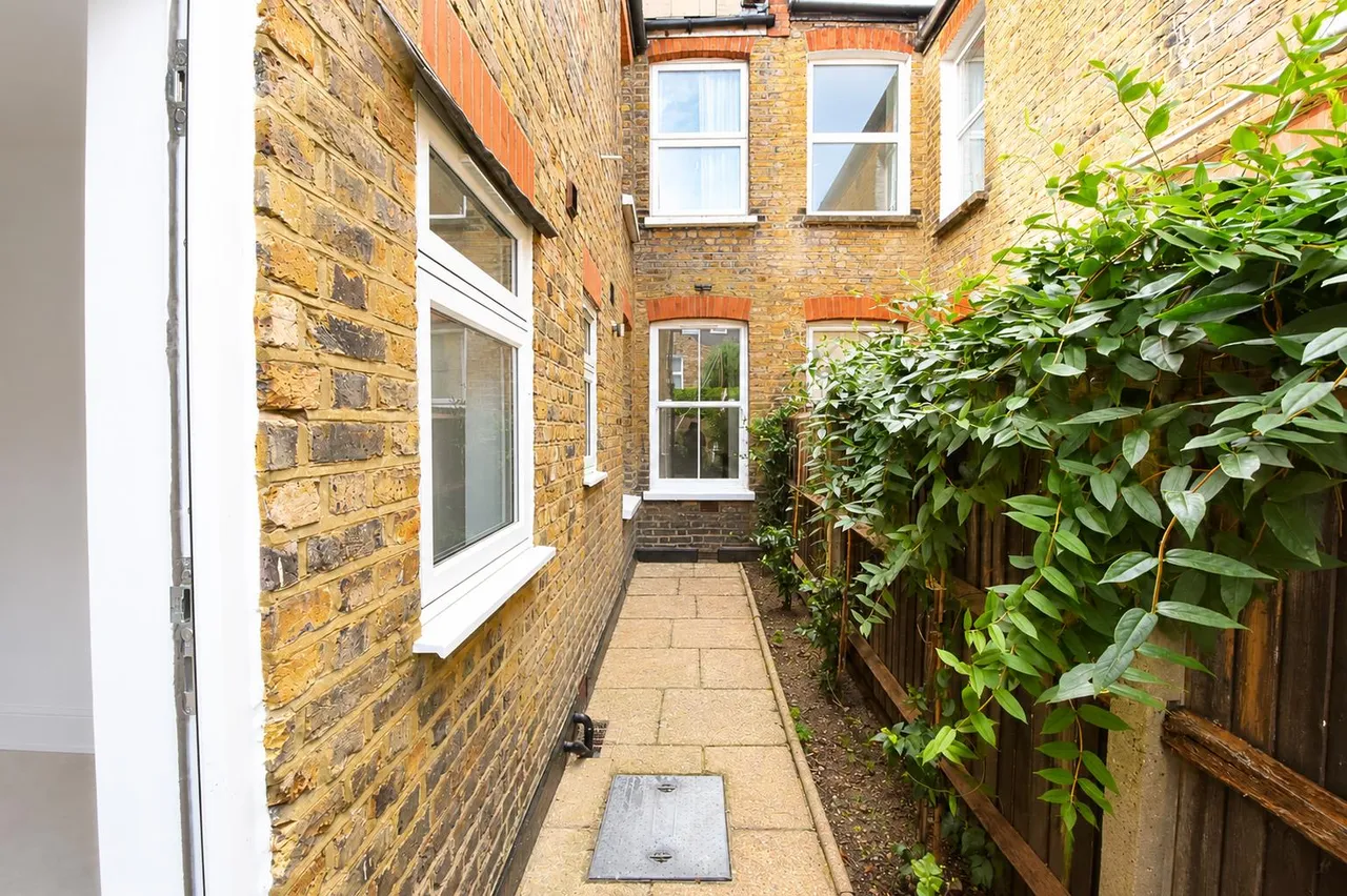 Cowley Road, Barnes, SW14, photo 4