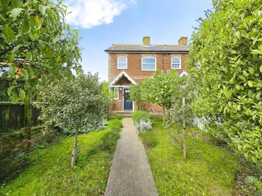 3 bed house for sale, High Street, Freshwater, PO40