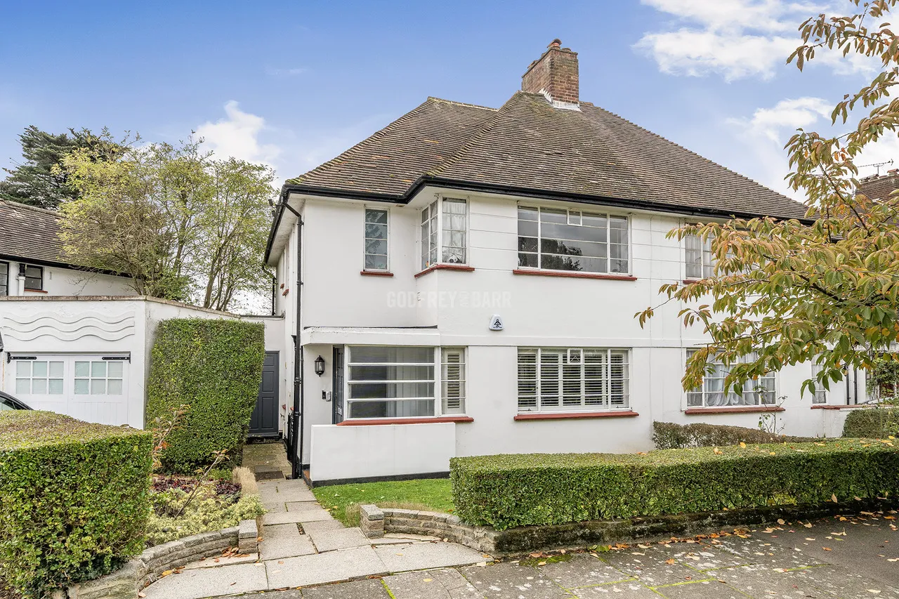 4 bed house for sale, Howard Walk, Hampstead Garden Suburb, N2