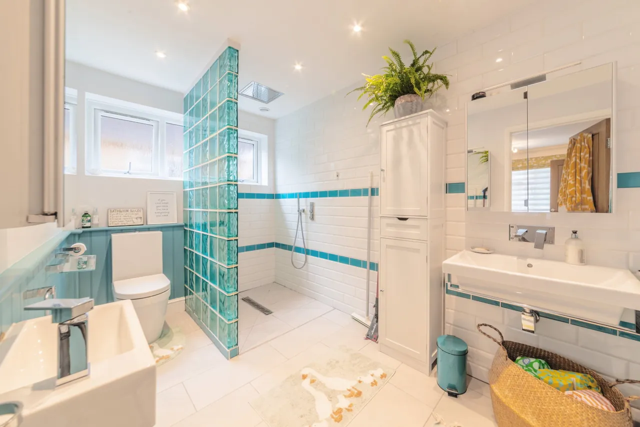 Gimble Way, Pembury, TN2, photo 15