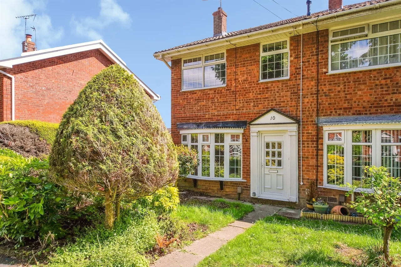 3 bed house for sale — Langley Close, Wirral