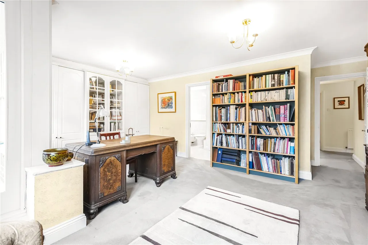 Crescent East, Hadley Wood, EN4 0EY, photo 17