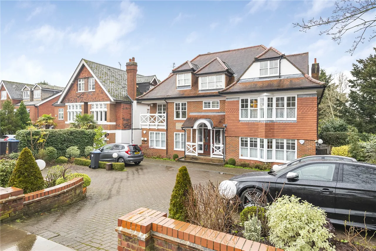 3 bed flat for sale — Crescent East, Hadley Wood, EN4 0EY