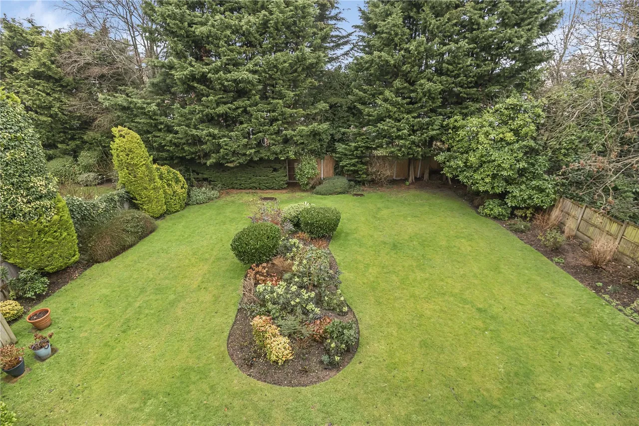 Crescent East, Hadley Wood, EN4 0EY, photo 23