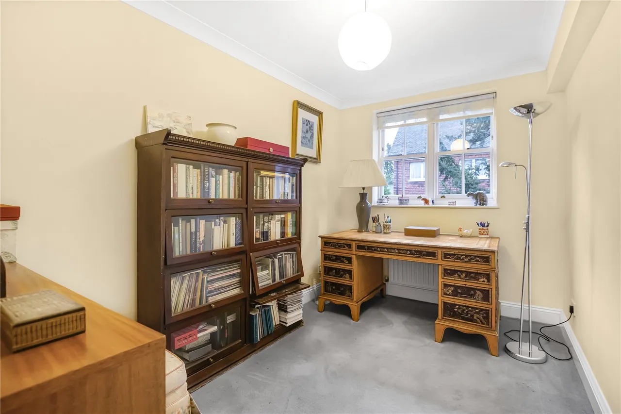Crescent East, Hadley Wood, EN4 0EY, photo 9