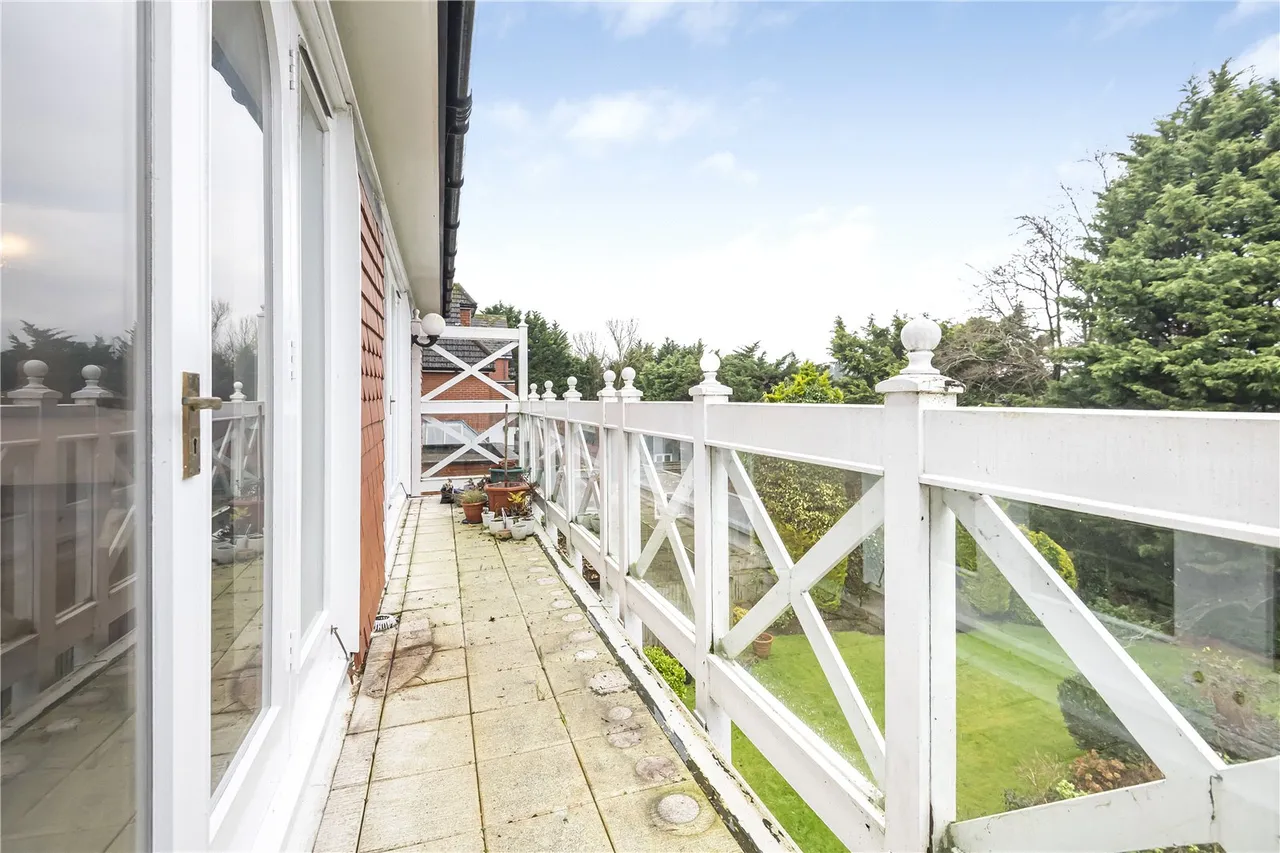 Crescent East, Hadley Wood, EN4 0EY, photo 13
