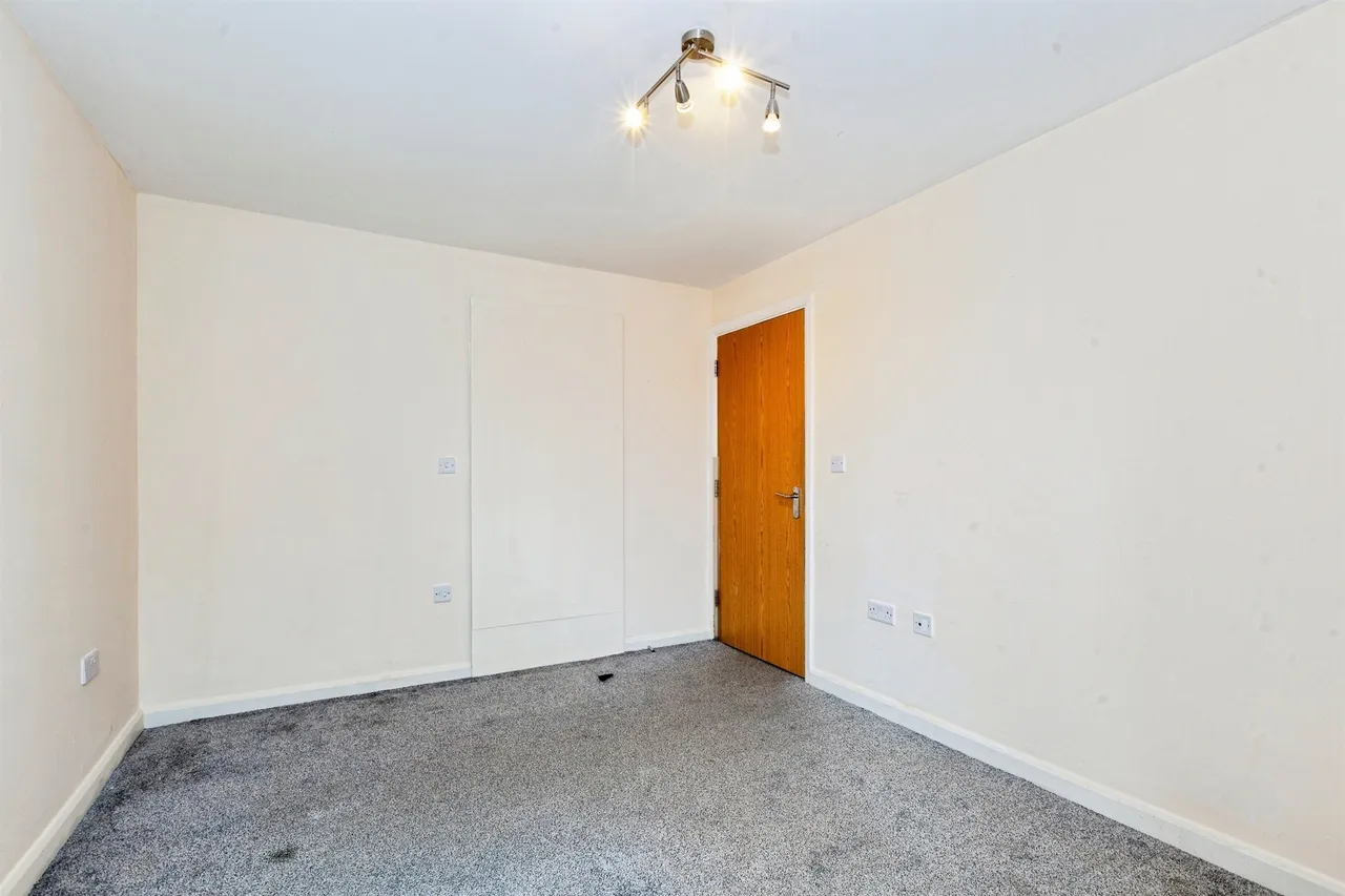 Mill Street, Slough, SL2, photo 9