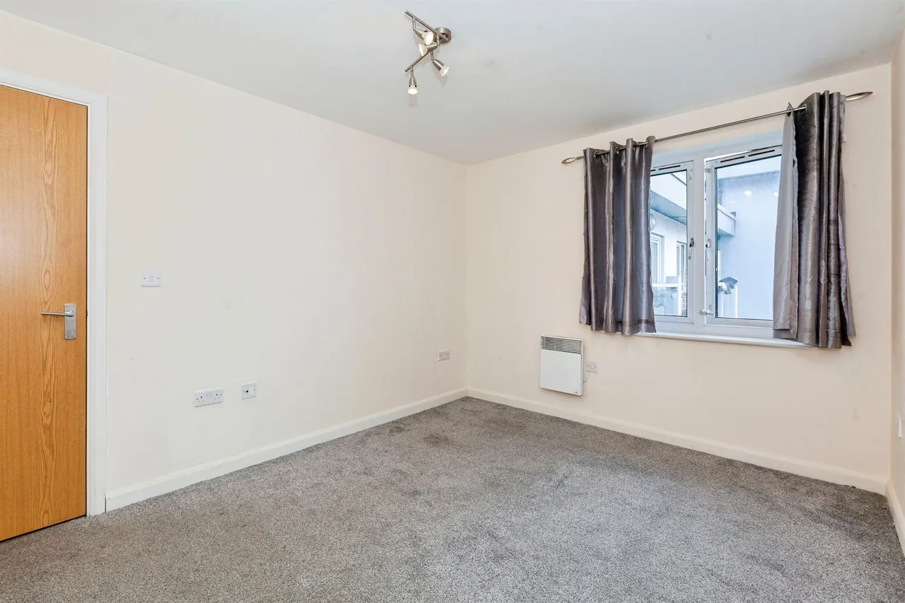 Mill Street, Slough, SL2, photo 11