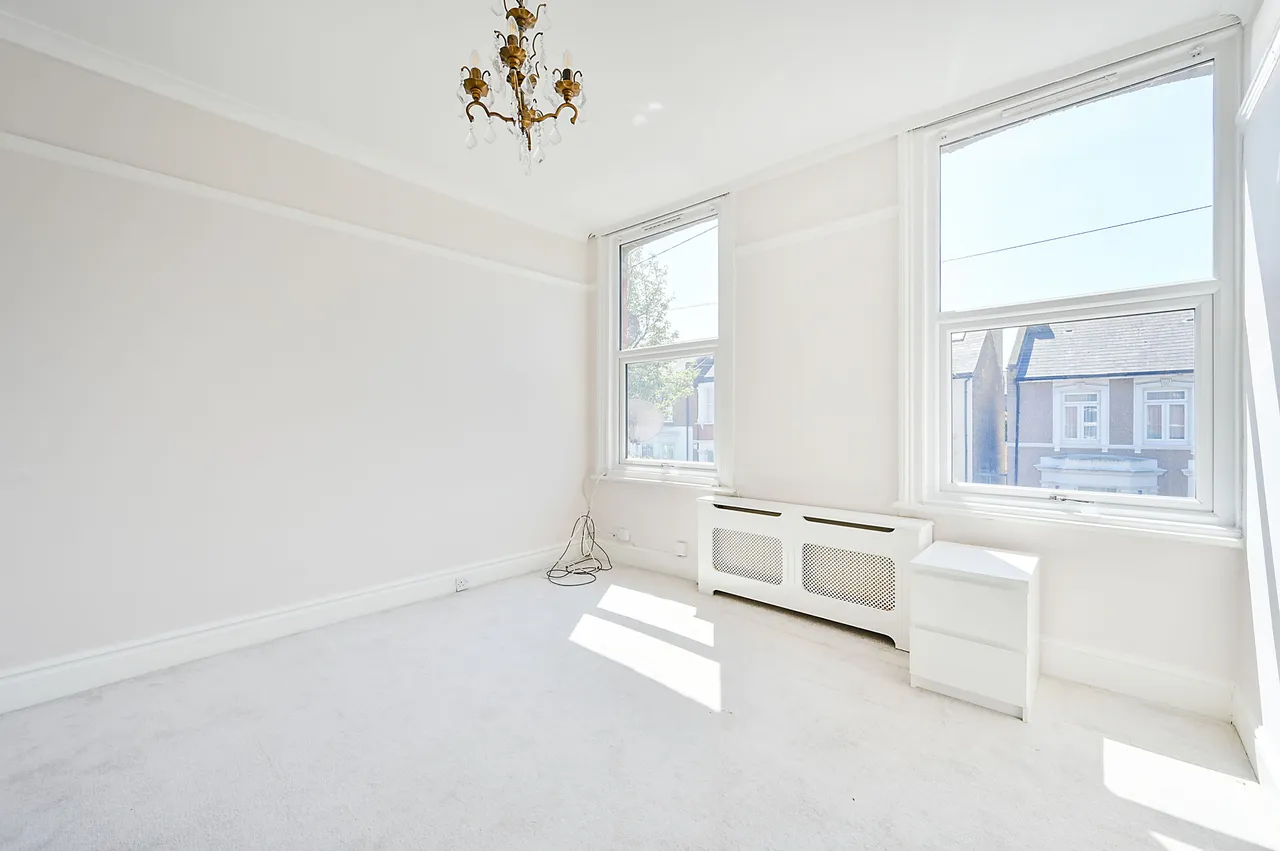 11b Brougham Road, London, photo 2