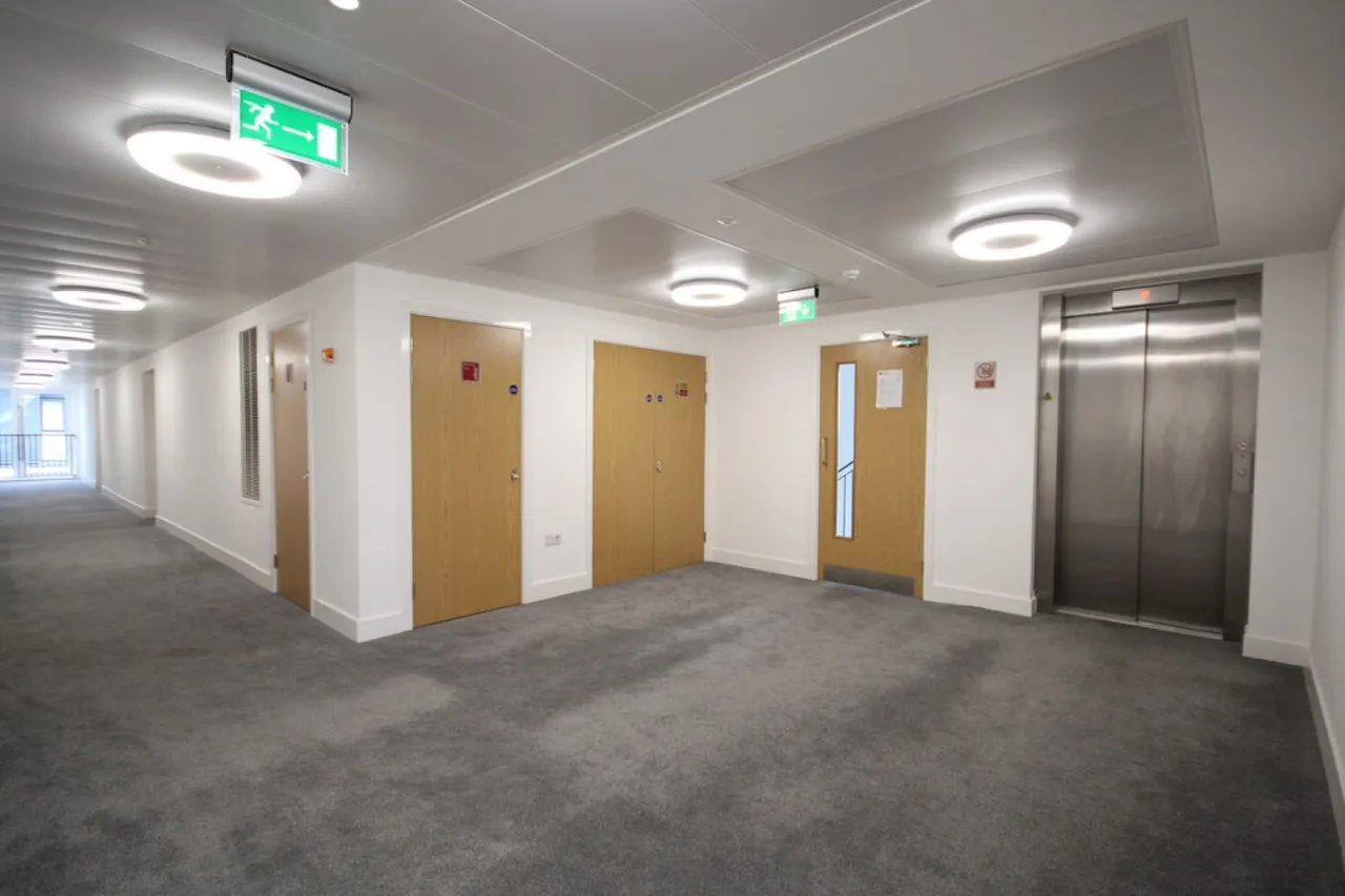 Hamilton Apartments, Spring Street, Park Central, B15, photo 12