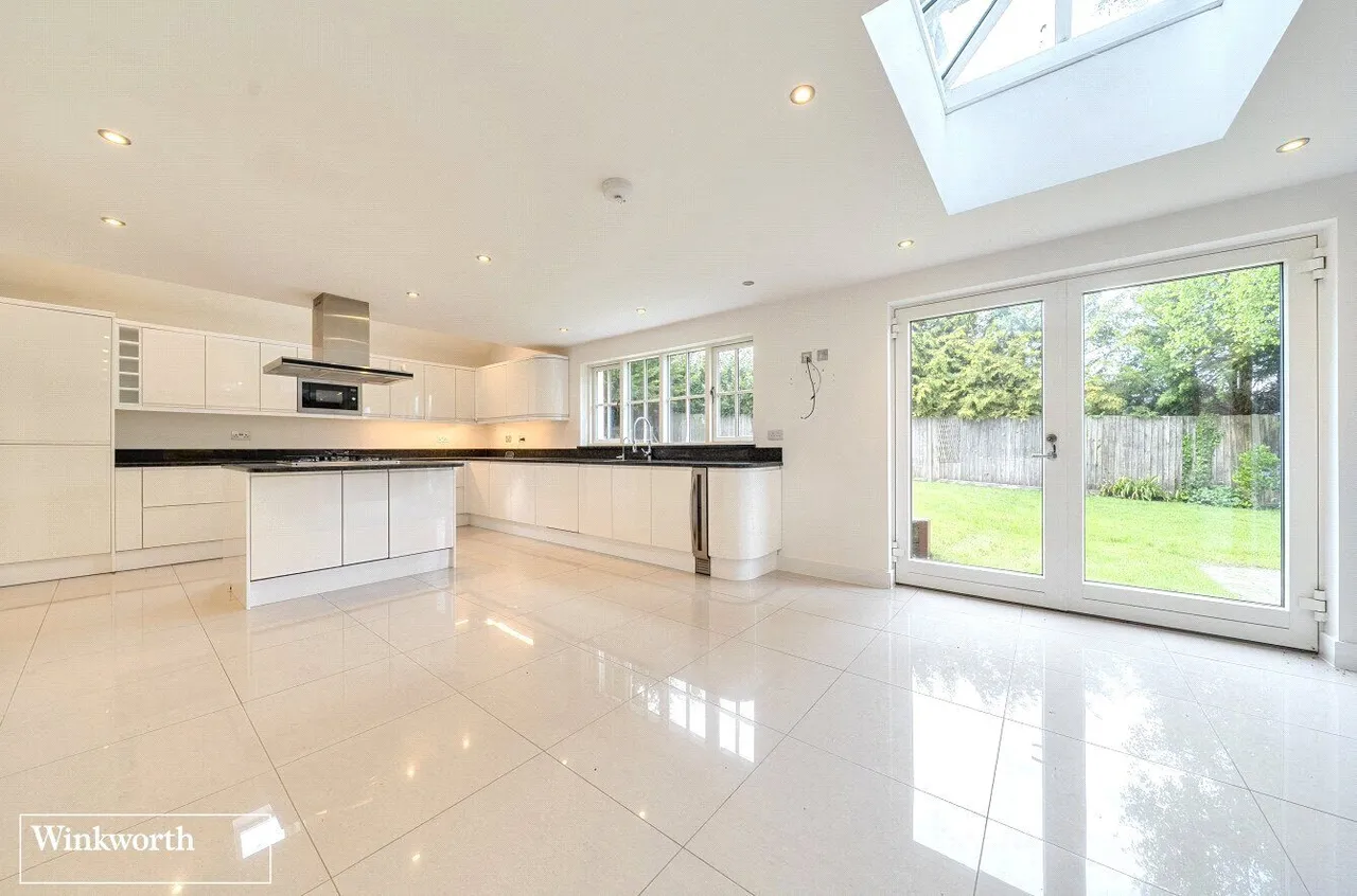 Woods Lane, Cliddesden, RG25, photo 3