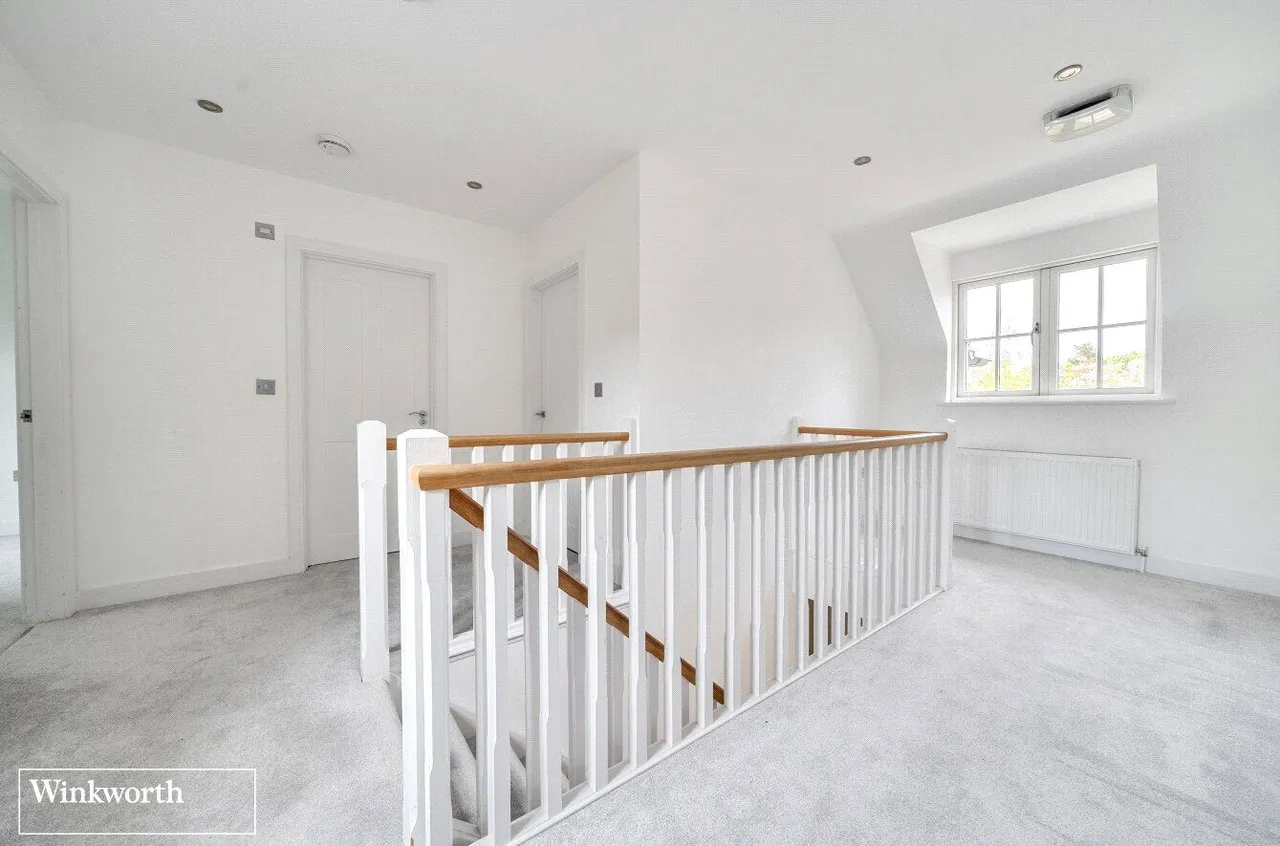 Woods Lane, Cliddesden, RG25, photo 10