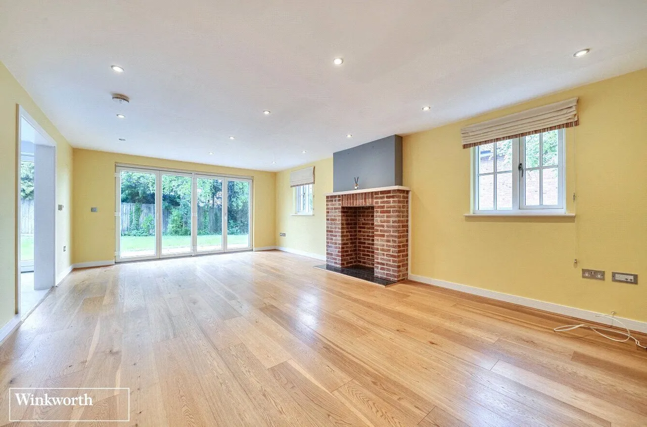 Woods Lane, Cliddesden, RG25, photo 4