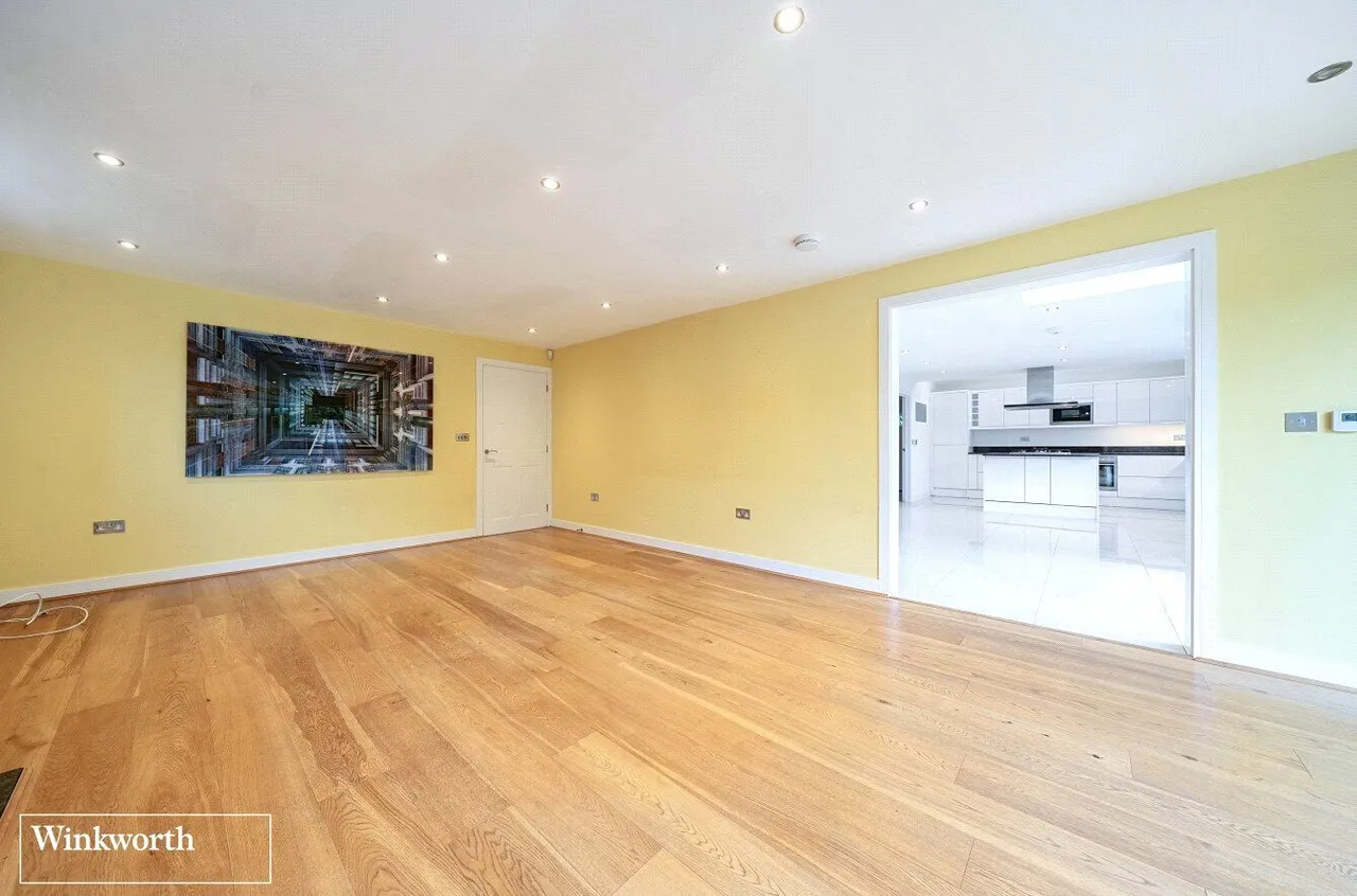 Woods Lane, Cliddesden, RG25, photo 6