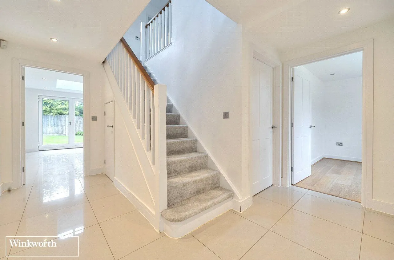 Woods Lane, Cliddesden, RG25, photo 9