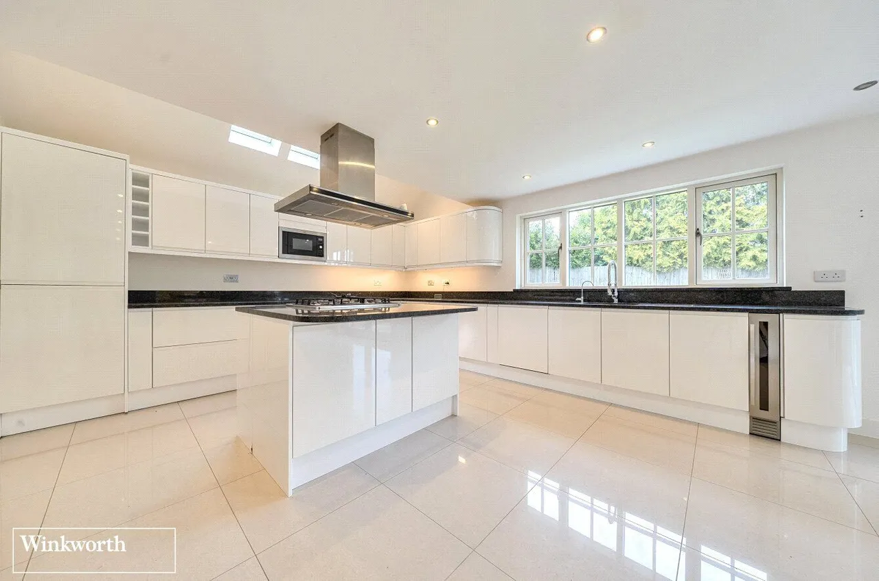 Woods Lane, Cliddesden, RG25, photo 2