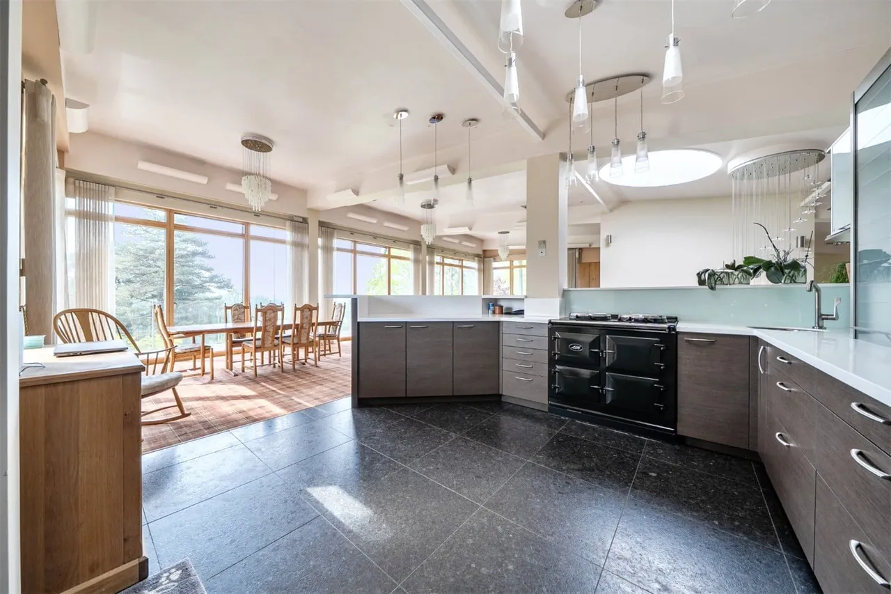 Haremere Hill, Etchingham, TN19, photo 9