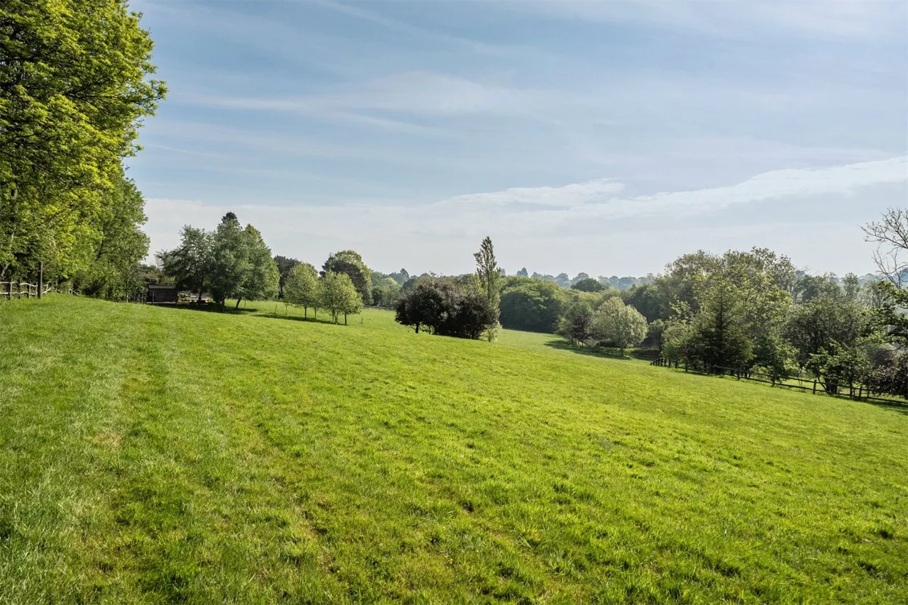 Haremere Hill, Etchingham, TN19, photo 22
