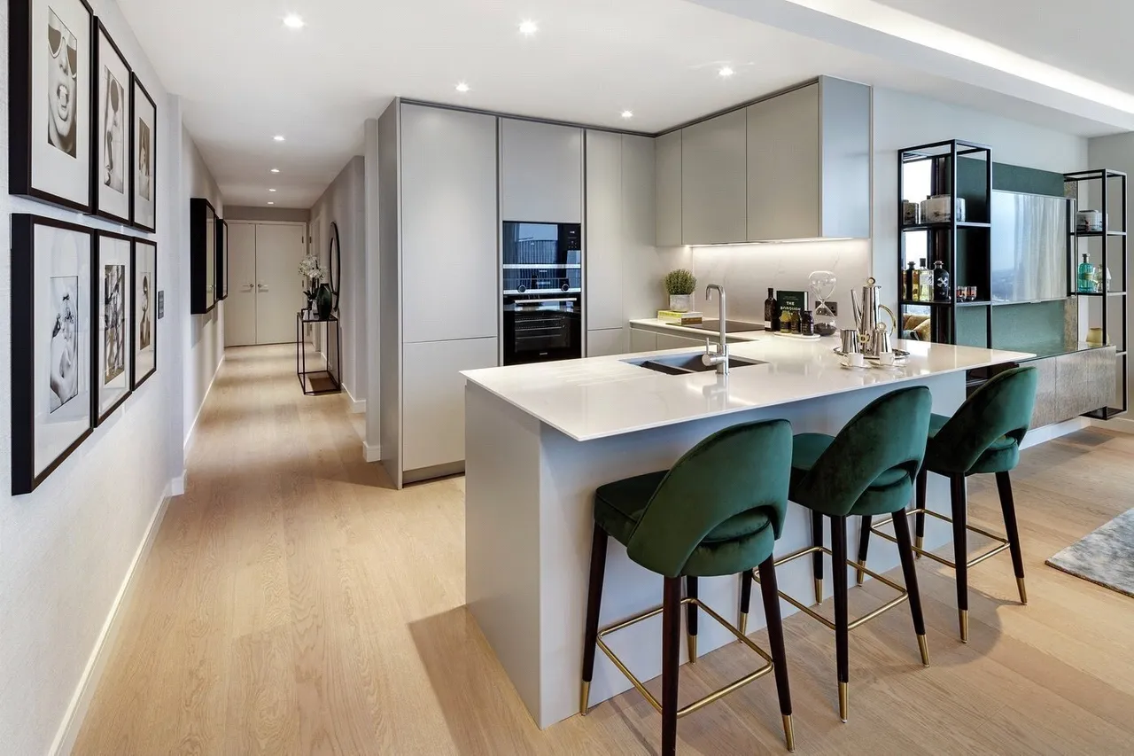 1 bed house for sale, South Quay Plaza, London, E14