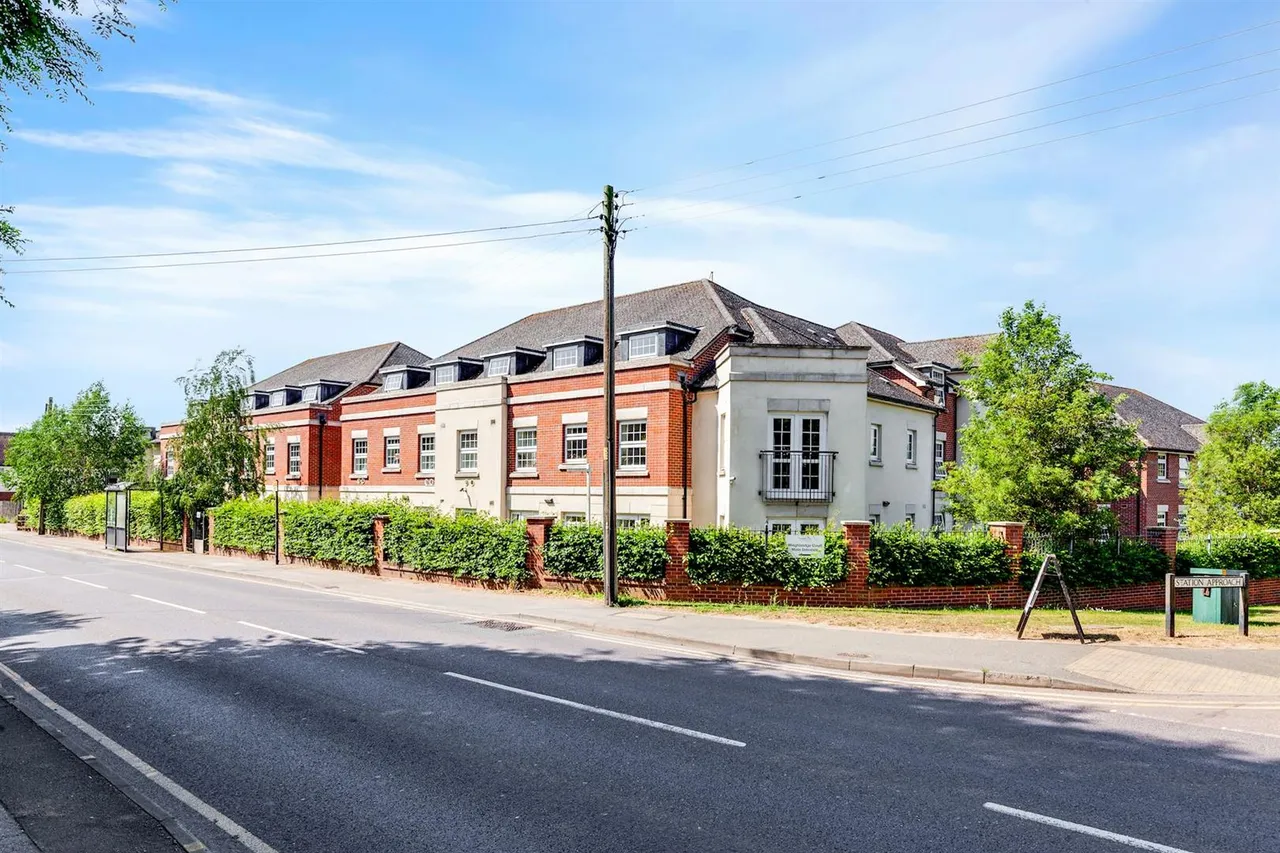 High Street, Ongar, CM5, photo 13