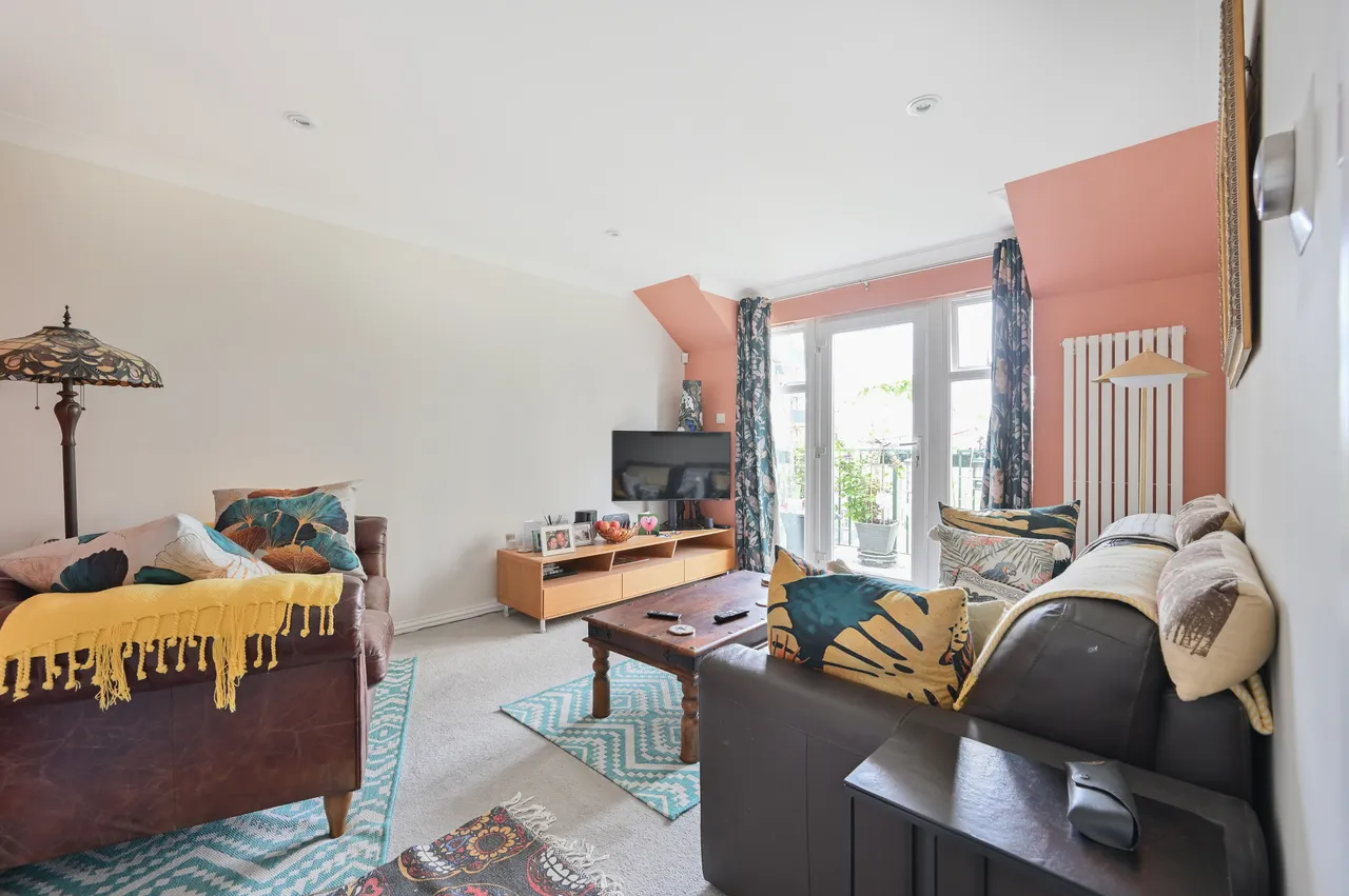 13 Kensington Heights, 13-25 Sheepcote Road, Harrow, photo 3