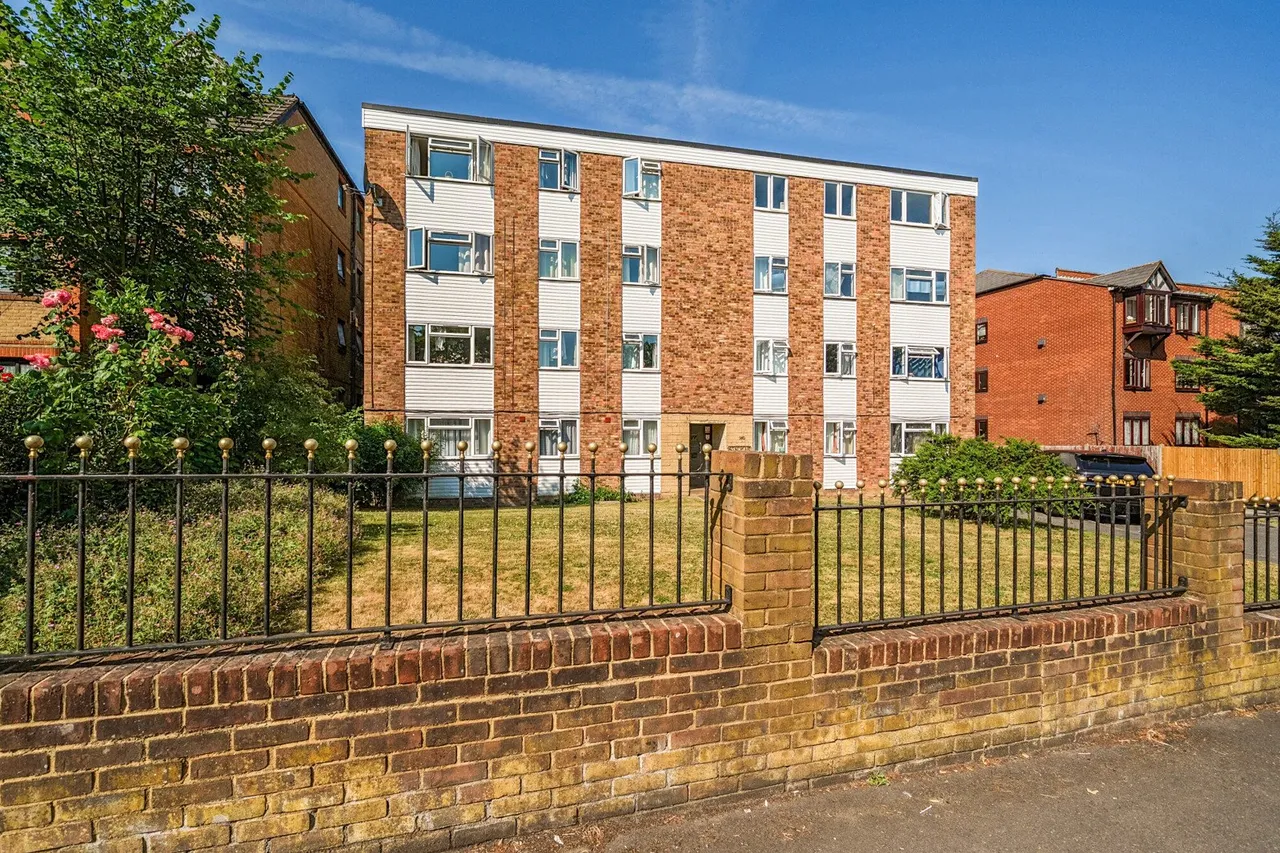 2 bed flat for sale — Burnt Ash Hill, SE12