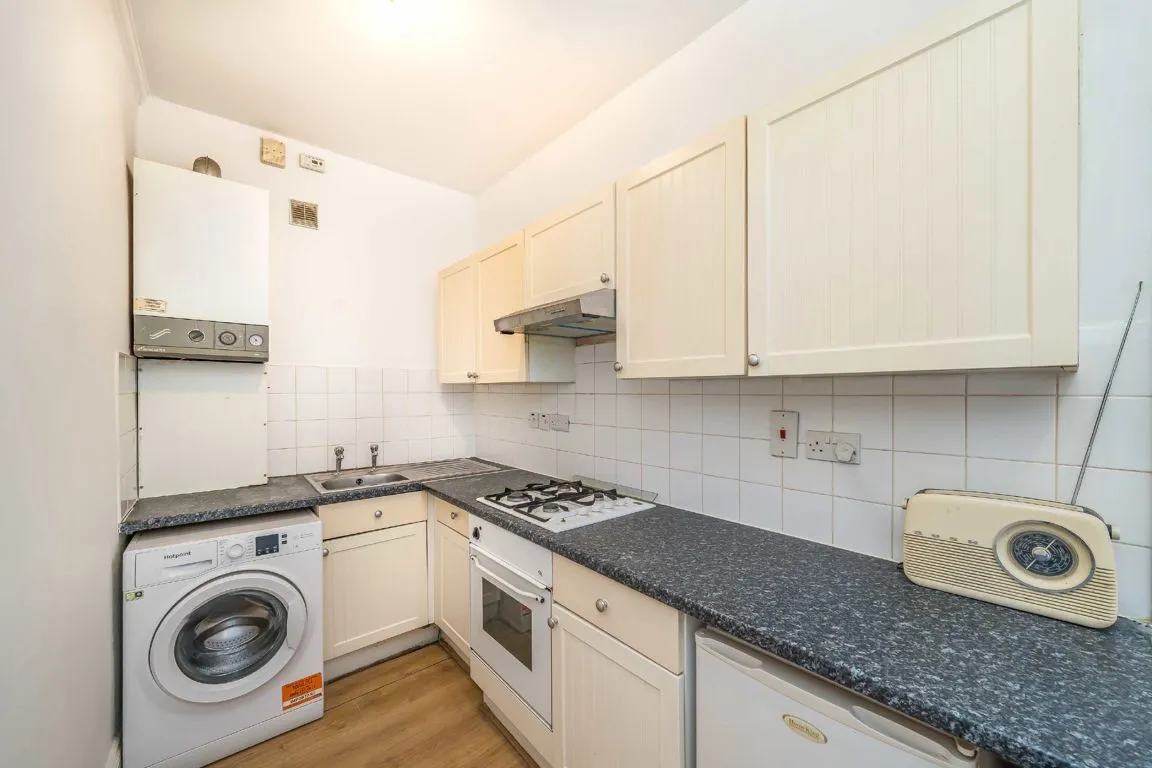 Gleneldon Road, SW16, photo 6