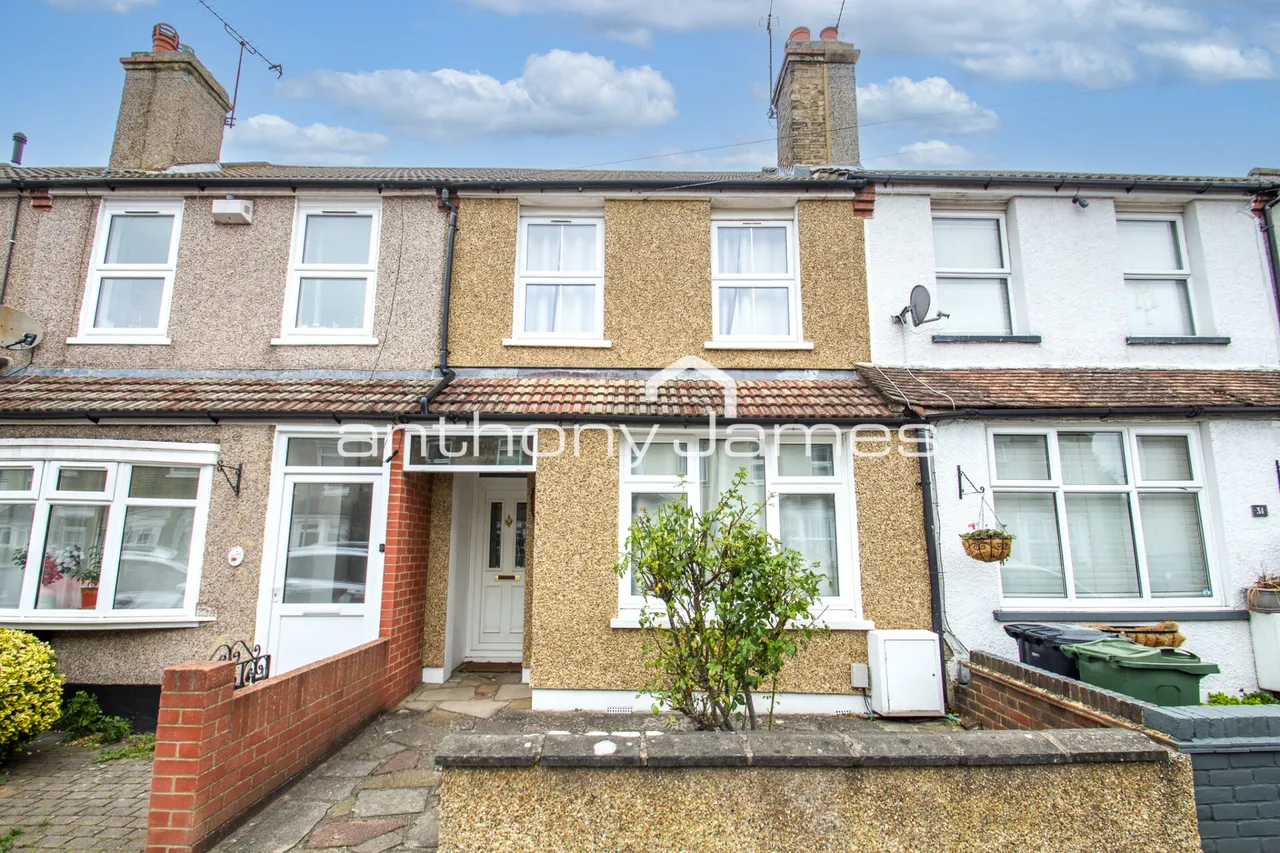 2 bed house for sale — Somerset Road, Dartford