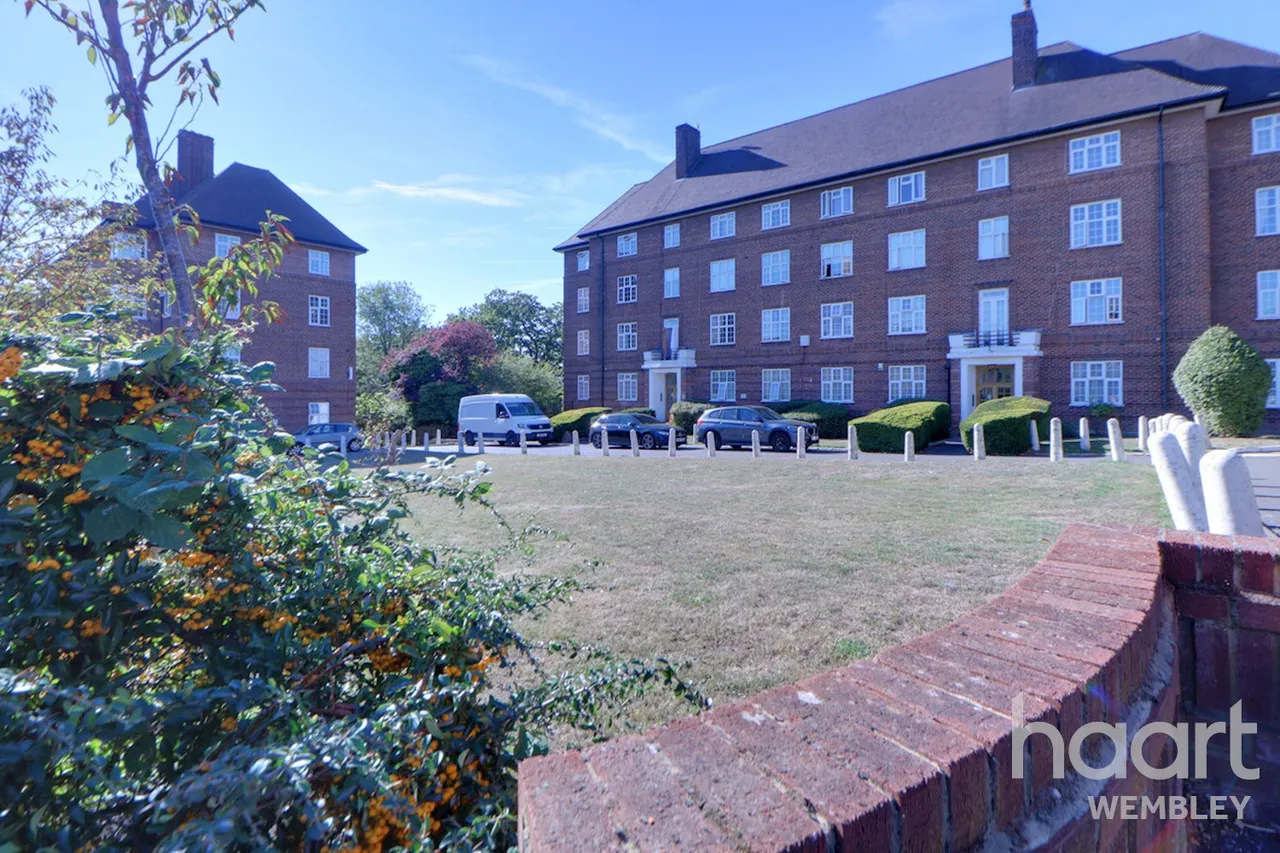 2 bed flat for sale, Wembley Park, HA9