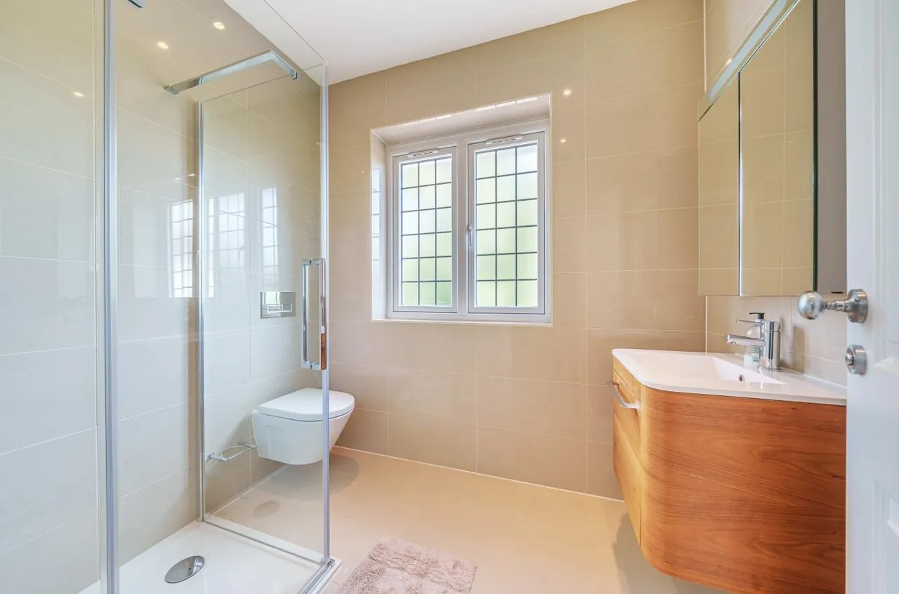 The Avenue, Cheam, SM2, photo 32
