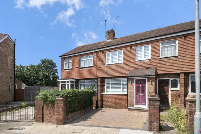 3 bed house for sale — Cranford Drive, Hayes